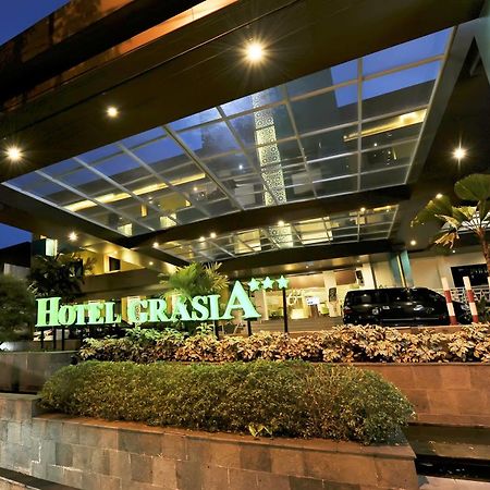 Hotel Grasia Semarang Bagian luar foto