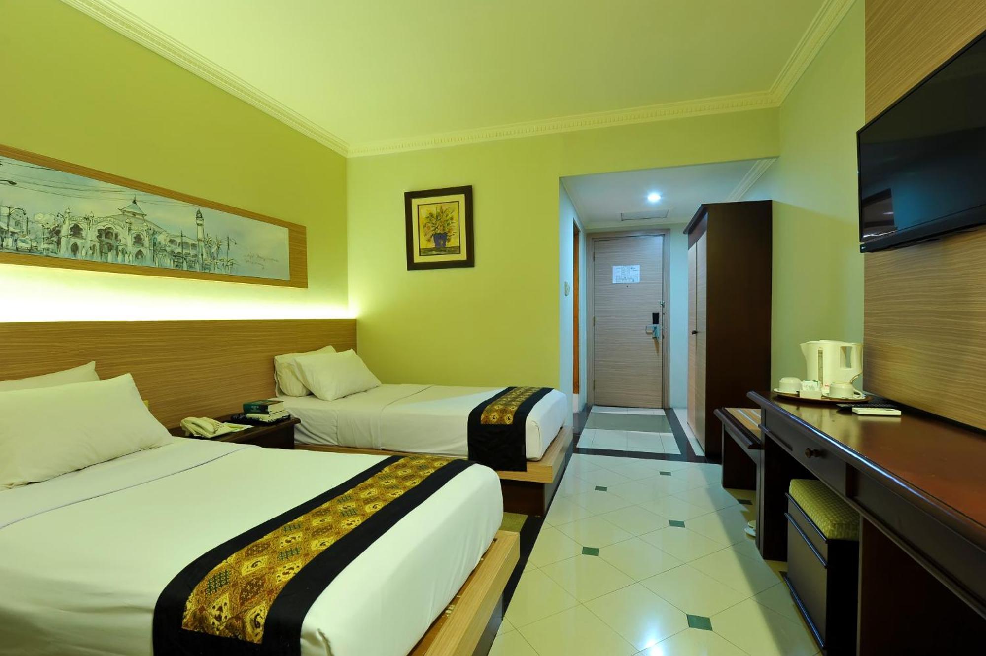 Hotel Grasia Semarang Bagian luar foto