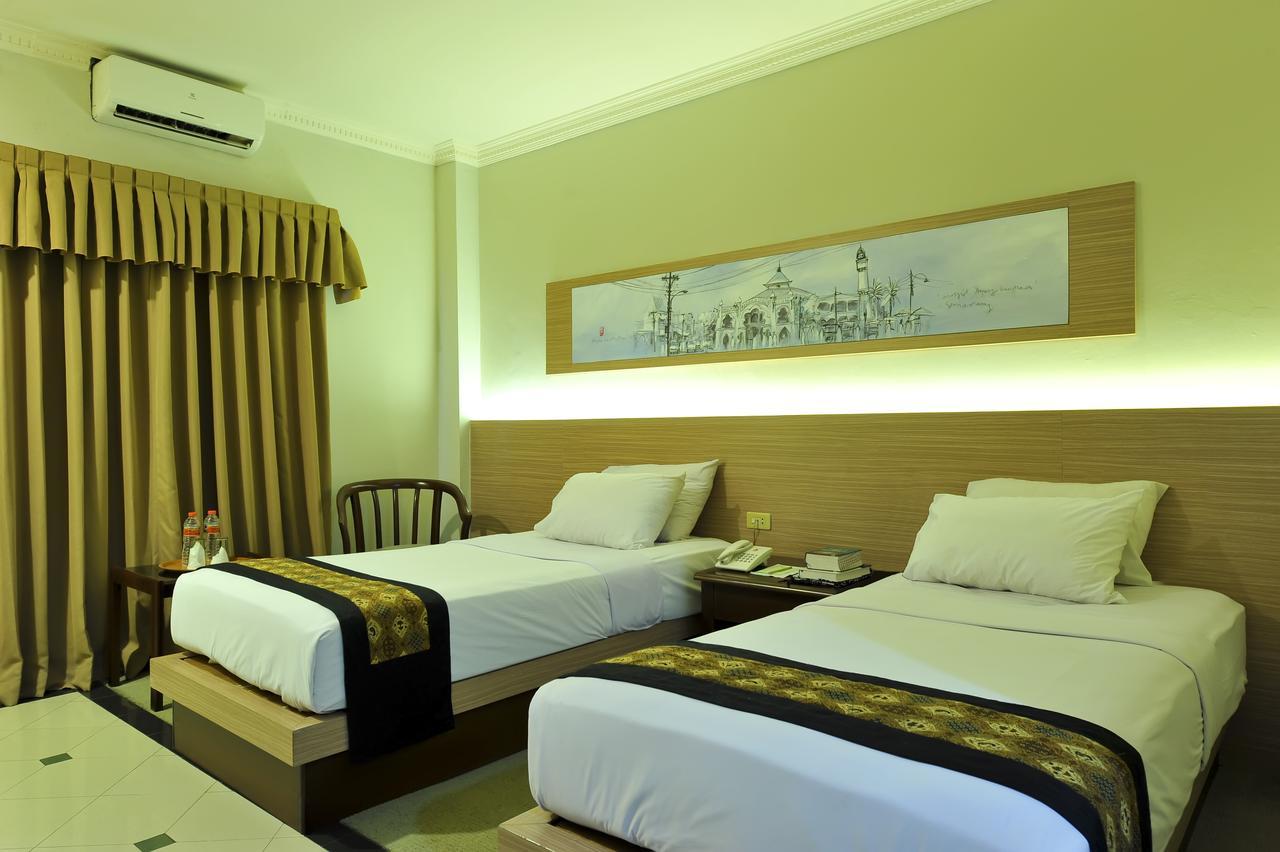 Hotel Grasia Semarang Bagian luar foto